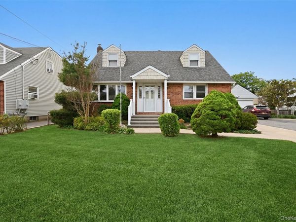 59 Central Avenue , Westbury, NY 11590