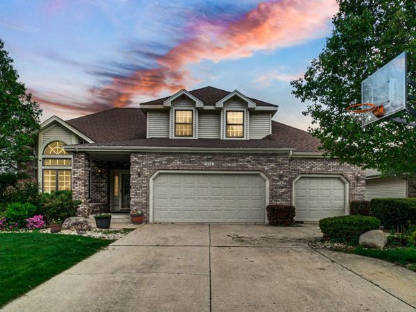 242 Golfview Drive , Schererville, IN 46375