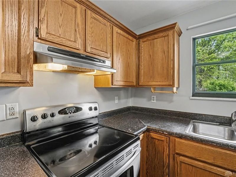 8774 Cheers Circle, Huber Heights, OH 45424 Photo 14