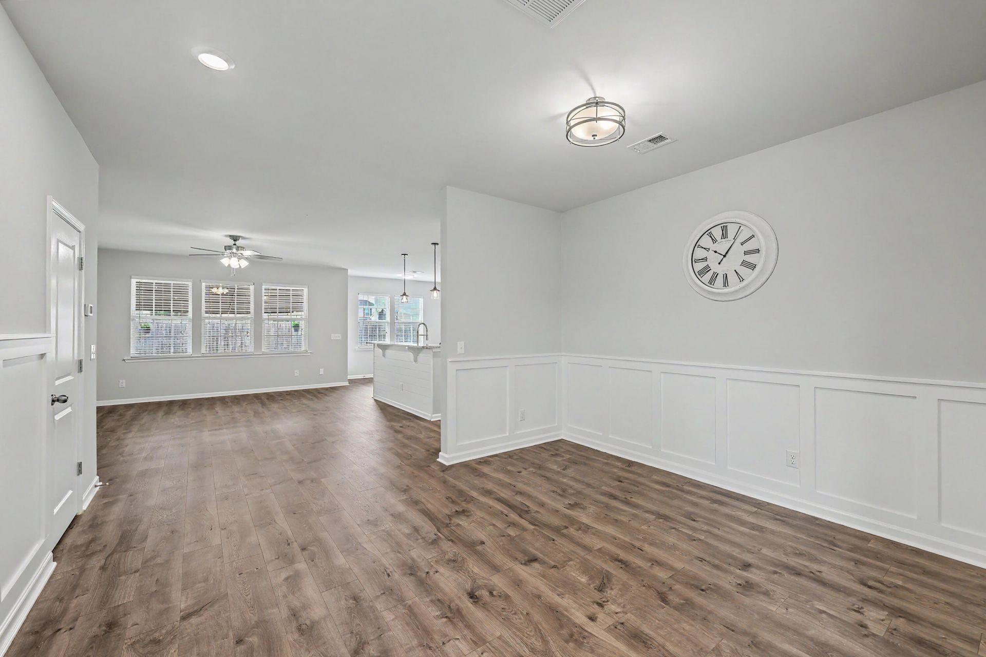 404 Philbrick Drive Photo 4