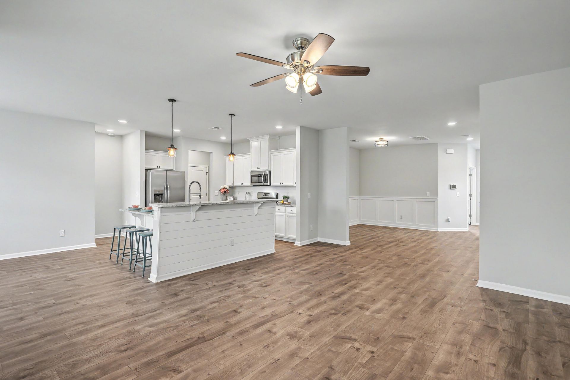 404 Philbrick Drive Photo 8