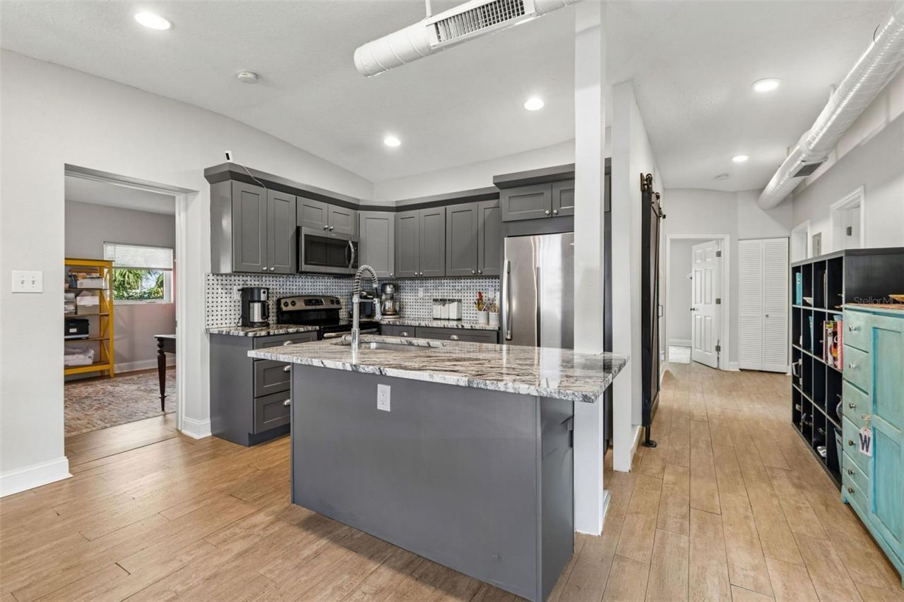 2920 W Ellis Drive, Tampa, FL 33611 Photo