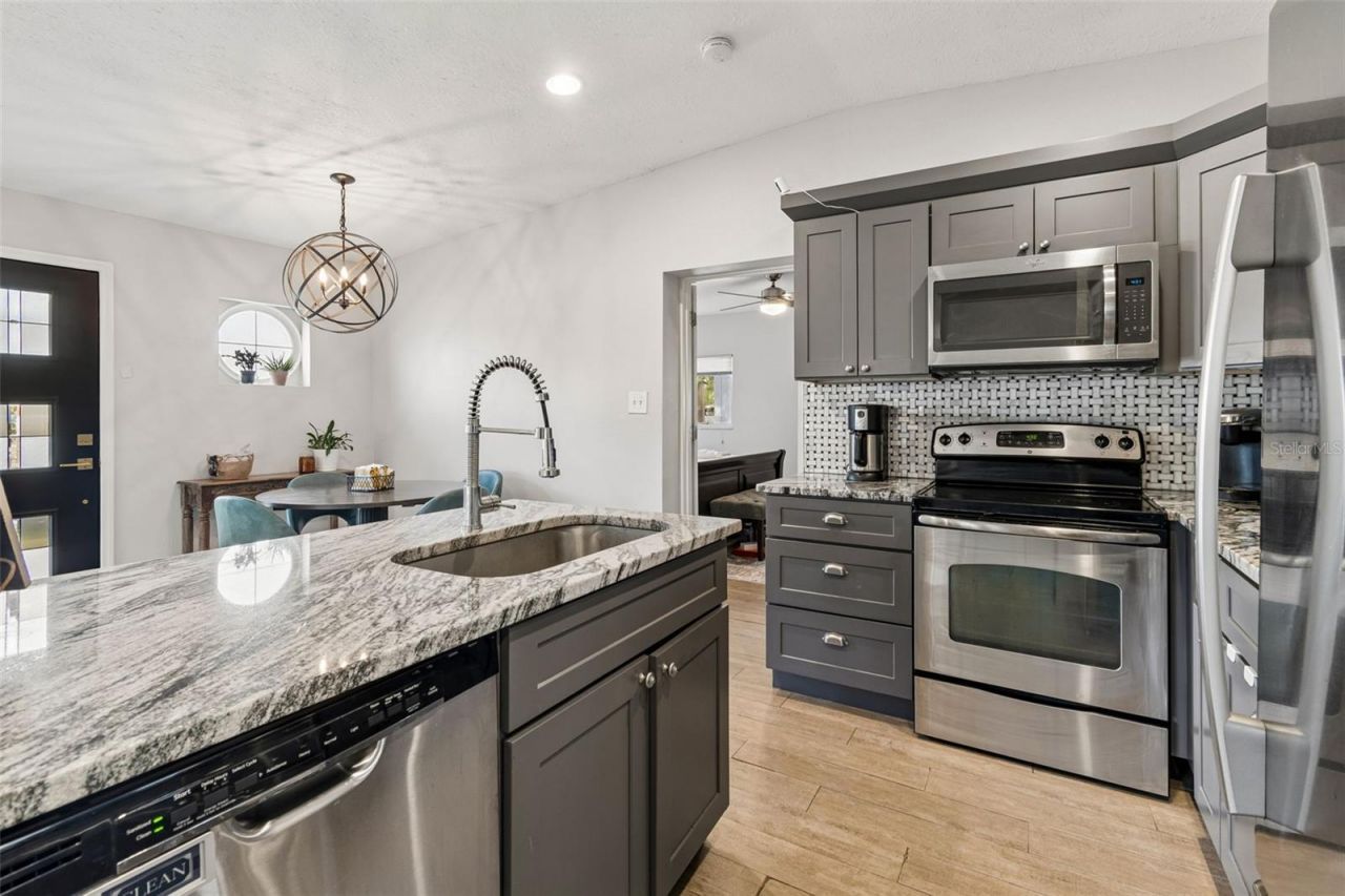 2920 W Ellis Drive, Tampa, FL 33611 Photo