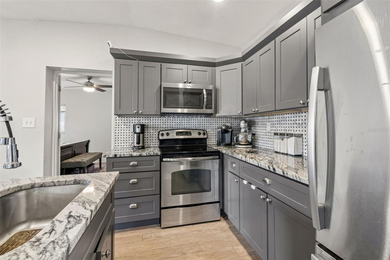 2920 W Ellis Drive, Tampa, FL 33611 Photo