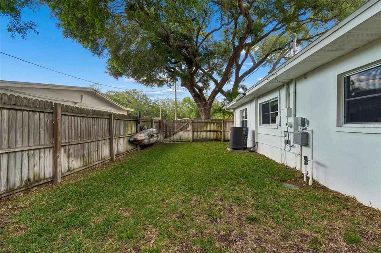 2920 W Ellis Drive, Tampa, FL 33611 Photo