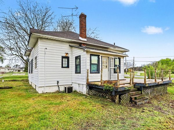 64071 M 40, Lawton, MI 49065