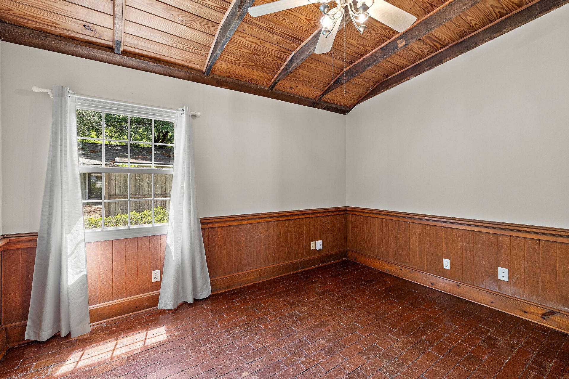 13 Joyce Avenue Photo 10