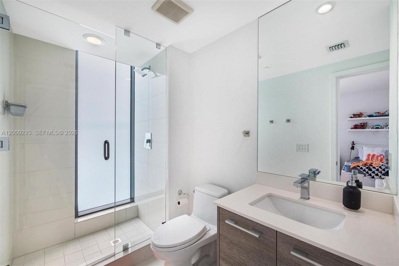 650 NE 32nd St , Unit 2101, Miami, FL 33137 Photo