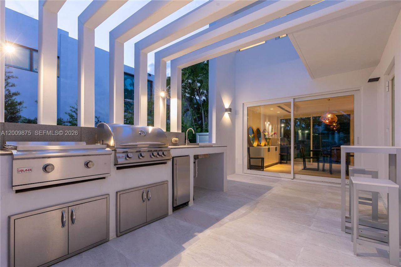 120 Knollwood Dr , Key Biscayne, FL 33149 Photo