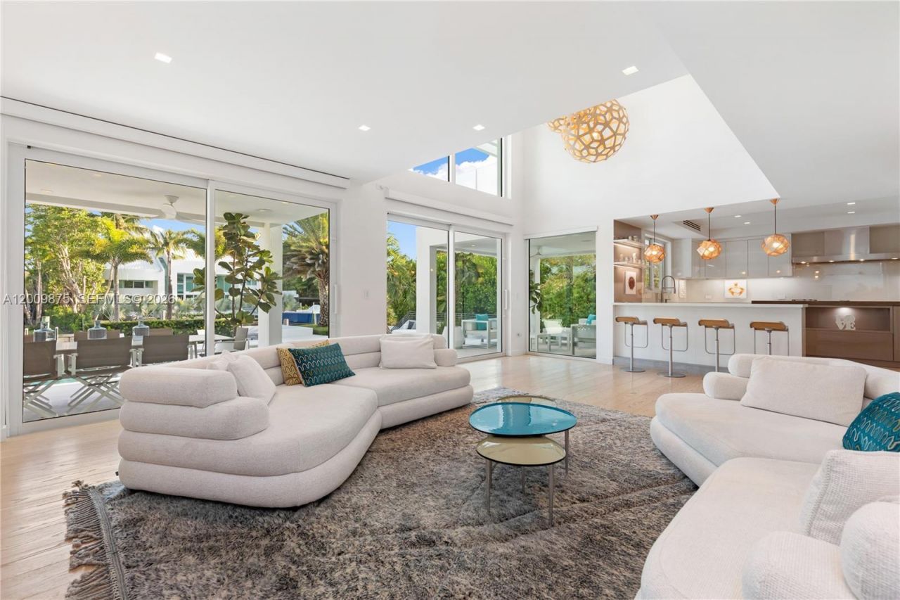 120 Knollwood Dr , Key Biscayne, FL 33149 Photo