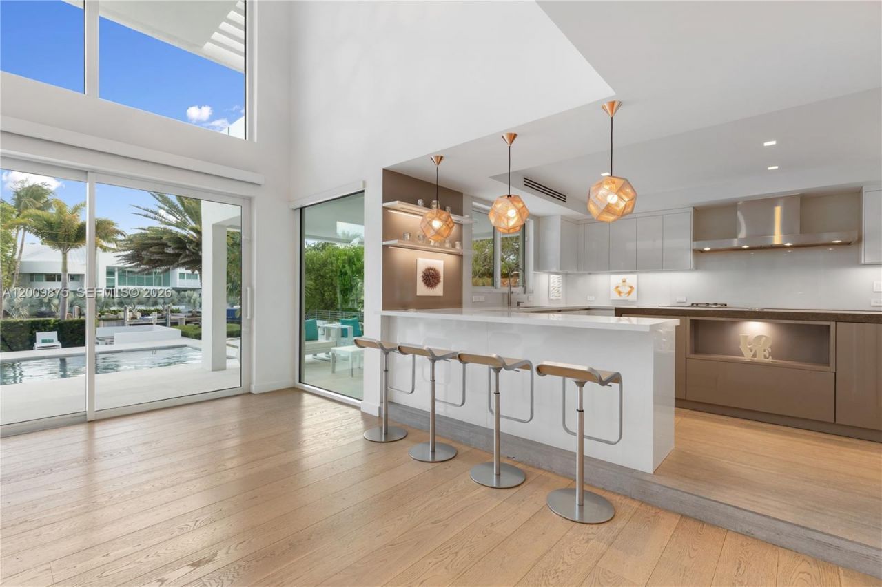 120 Knollwood Dr , Key Biscayne, FL 33149 Photo