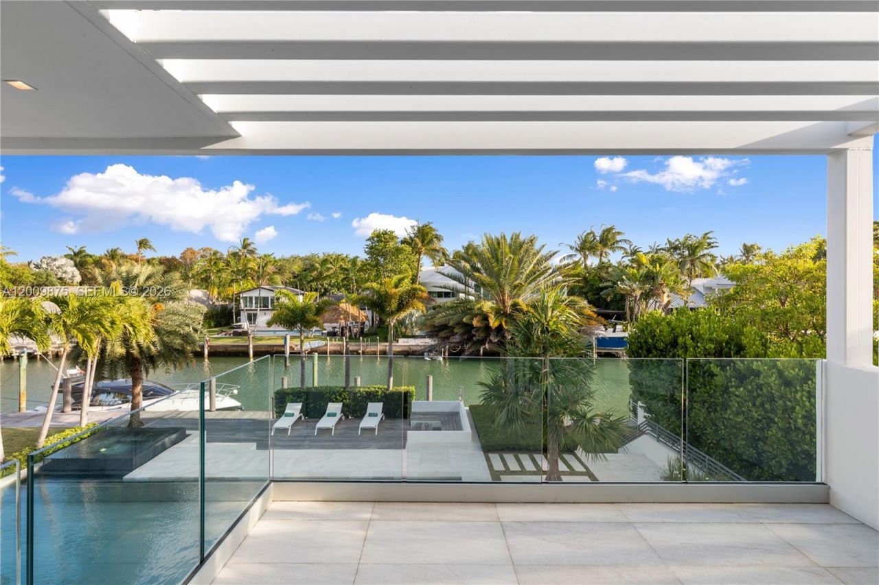 120 Knollwood Dr , Key Biscayne, FL 33149 Photo