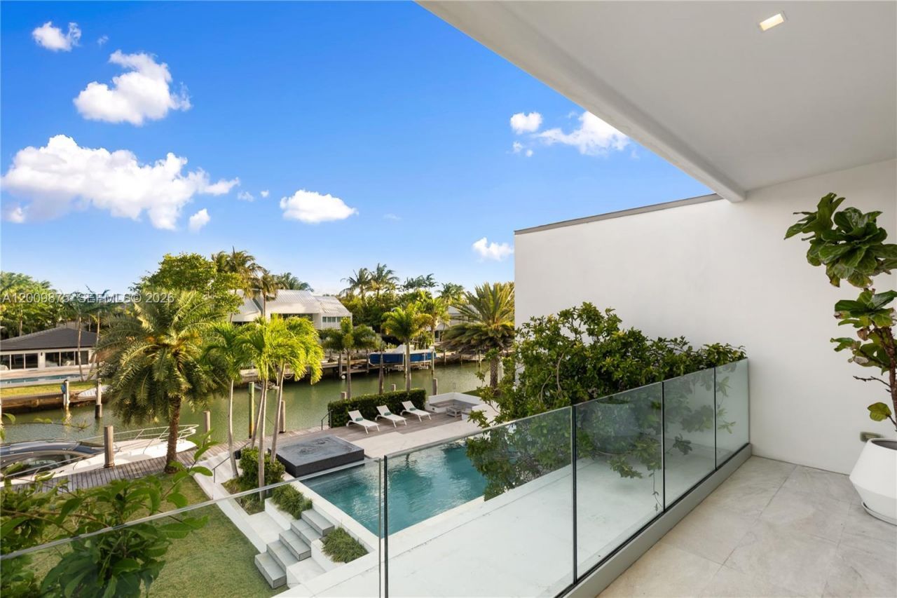 120 Knollwood Dr , Key Biscayne, FL 33149 Photo