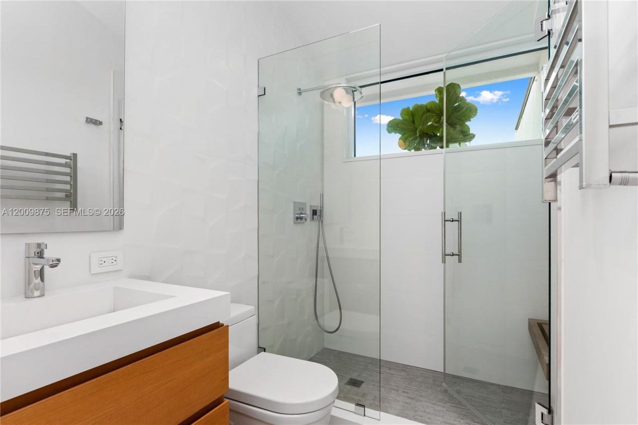 120 Knollwood Dr , Key Biscayne, FL 33149 Photo