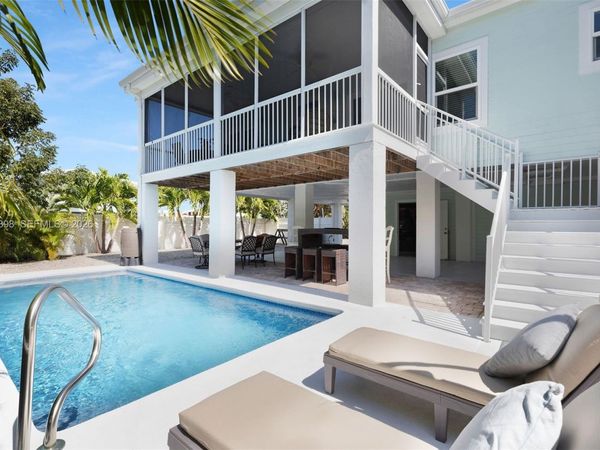 320 Calzada De Bougainville , Marathon, FL 33050