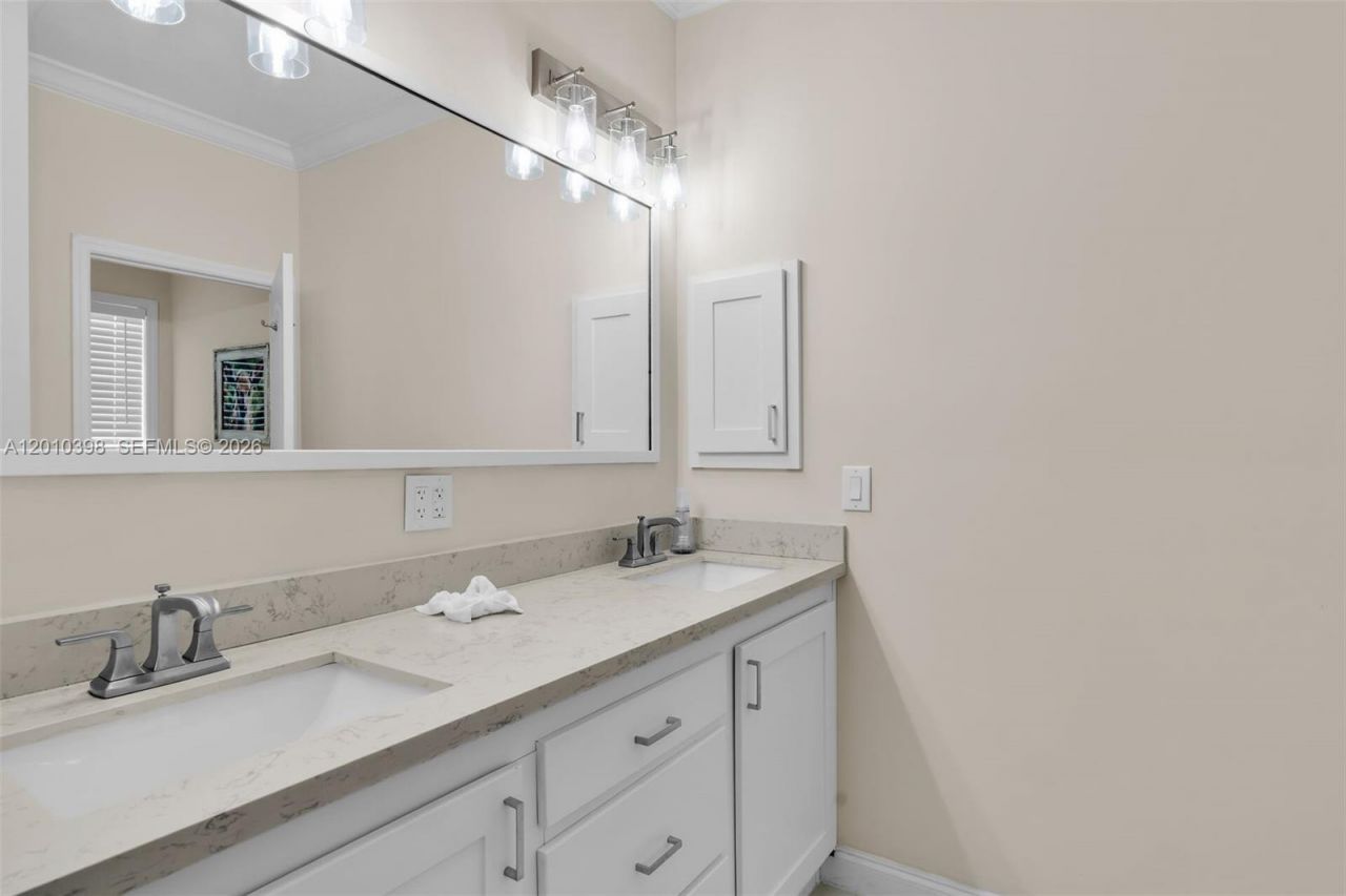 320 Calzada De Bougainville, Marathon, FL 33050 Photo