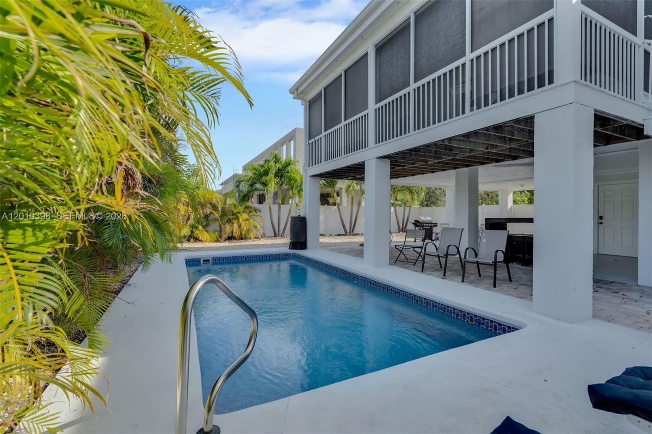320 Calzada De Bougainville, Marathon, FL 33050 Photo
