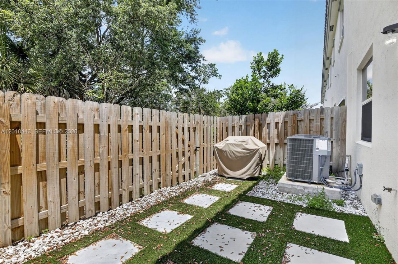 2691 NW 55th Way , Lauderhill, FL 33313 Photo