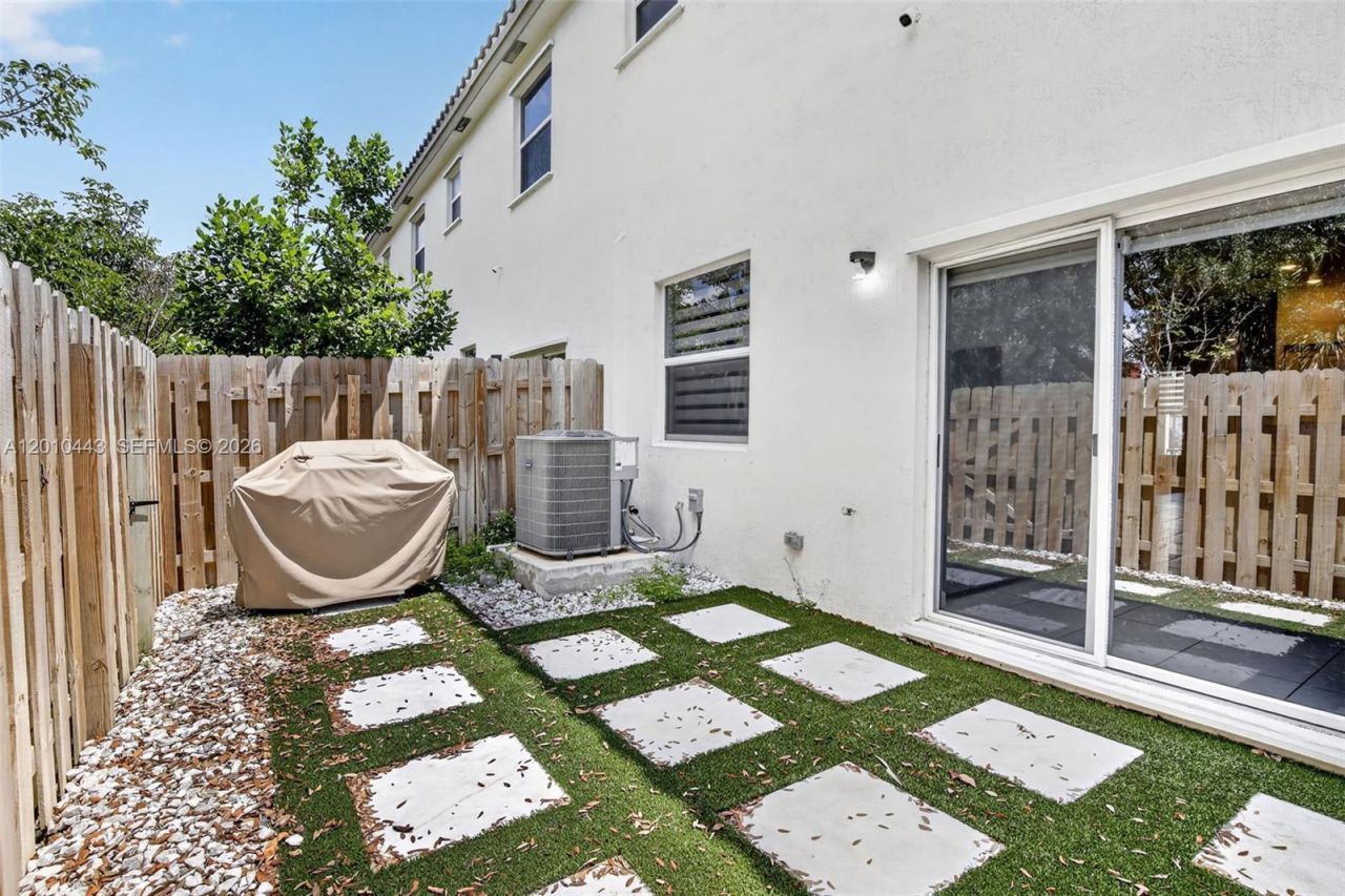 2691 NW 55th Way , Lauderhill, FL 33313 Photo
