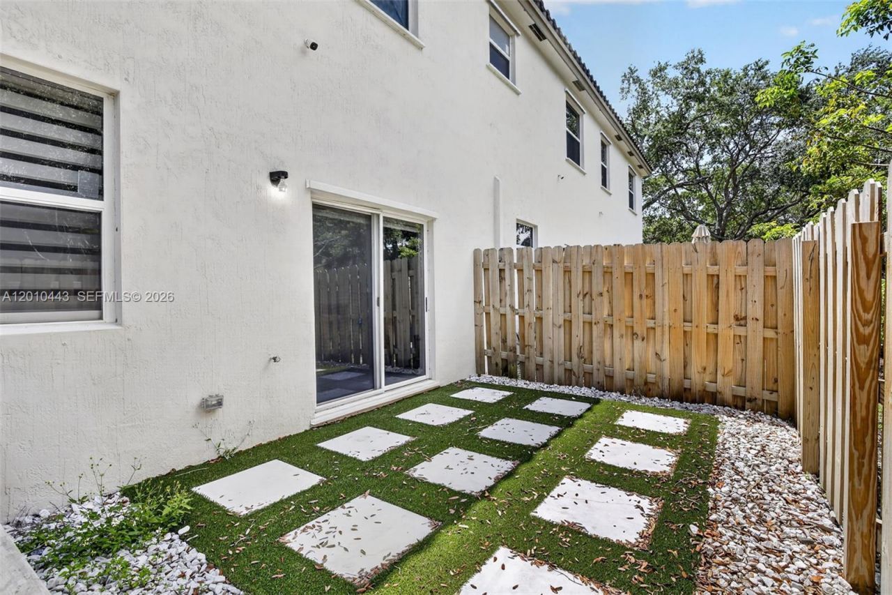 2691 NW 55th Way , Lauderhill, FL 33313 Photo
