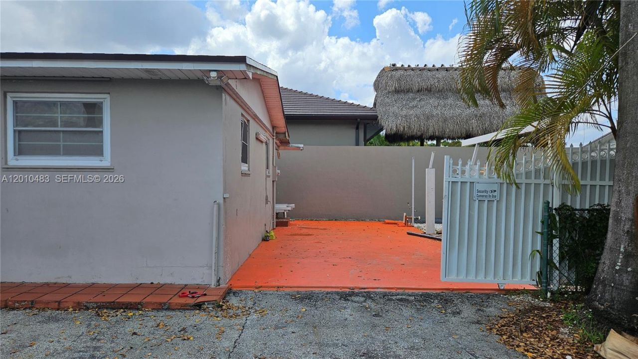 690 SW 120th Ave , Miami, FL 33184 Photo