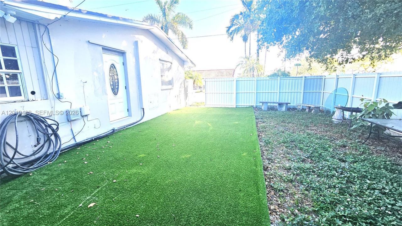 690 SW 120th Ave , Miami, FL 33184 Photo