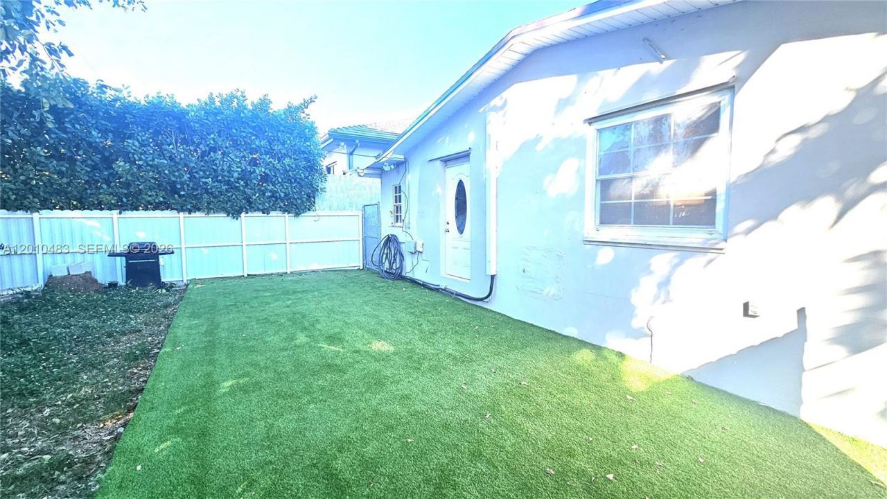 690 SW 120th Ave , Miami, FL 33184 Photo