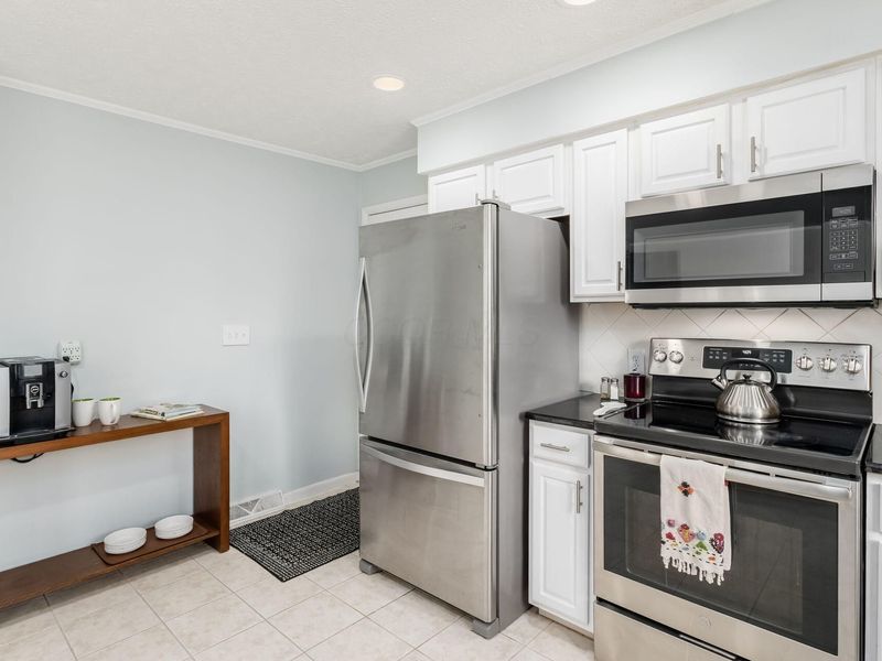 1016 Kennington Avenue, Columbus, OH 43220 Photo 12