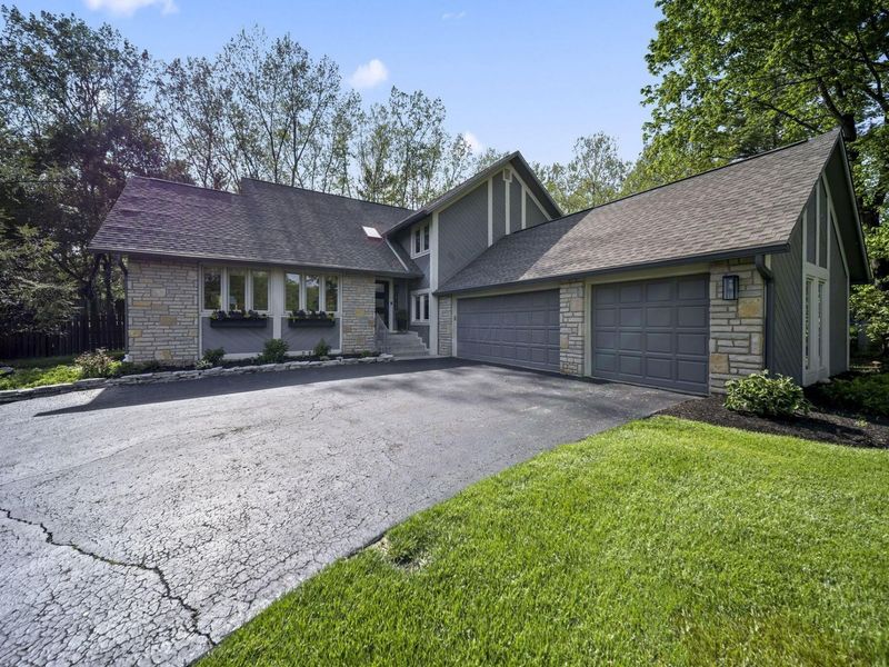 6753 Lakeside Circle W, Worthington, OH 43085 Photo 12
