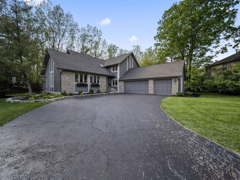 6753 Lakeside Circle W, Worthington, OH 43085 Photo 13
