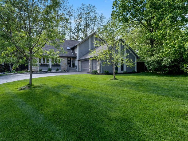 6753 Lakeside Circle W, Worthington, OH 43085 Photo 3
