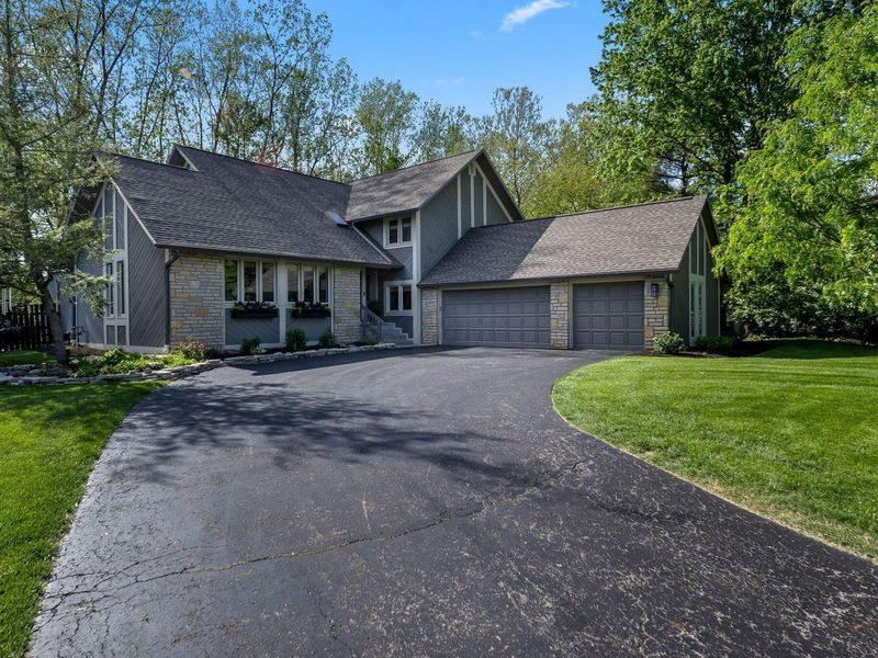 6753 Lakeside Circle W, Worthington, OH 43085 Photo 4