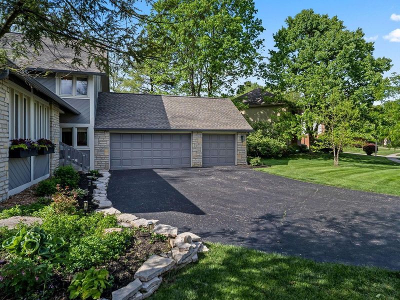 6753 Lakeside Circle W, Worthington, OH 43085 Photo 5