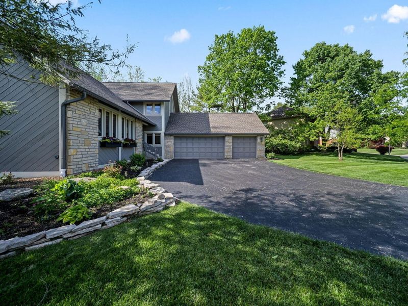 6753 Lakeside Circle W, Worthington, OH 43085 Photo 7