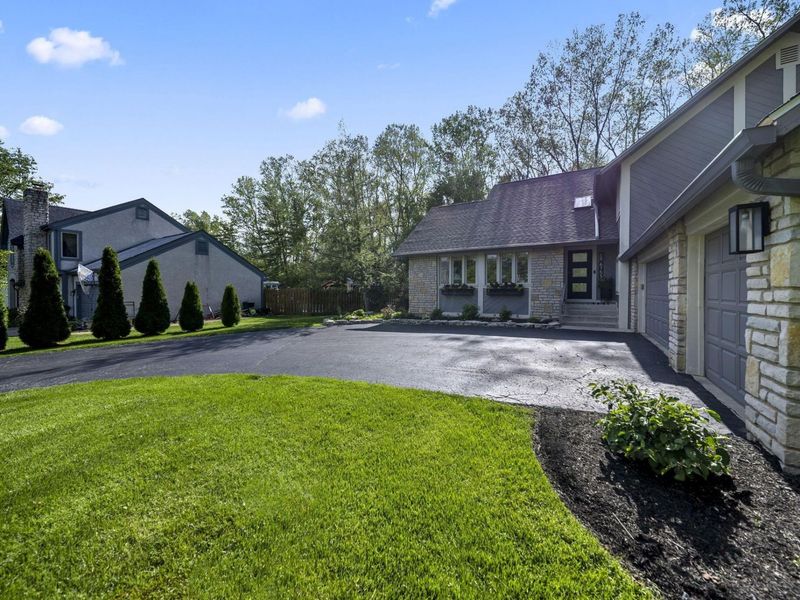6753 Lakeside Circle W, Worthington, OH 43085 Photo 9