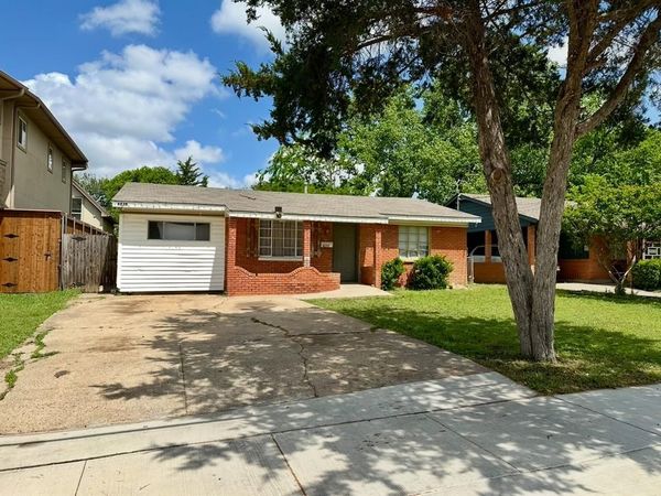 4235 Bonham Street , Dallas, TX 75229