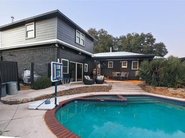 10872 Caprock Circle, Dallas, TX 75218