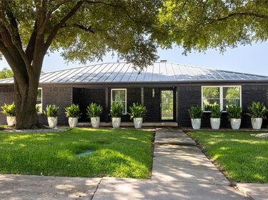 10872 Caprock Circle, Dallas, TX 75218