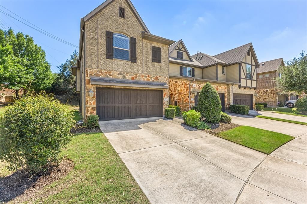 1014 Brook Forest Lane, Euless, TX 76039 Main Photo
