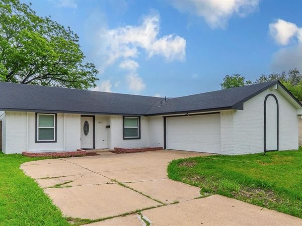 1813 Tompkins Drive, Grand Prairie, TX 75051