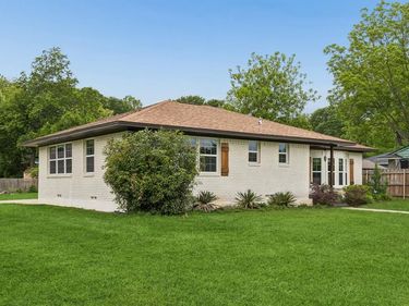 2306 W Five Mile Parkway, Dallas, TX 75224