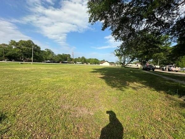 903 N Alley Street , Jefferson, TX 75657