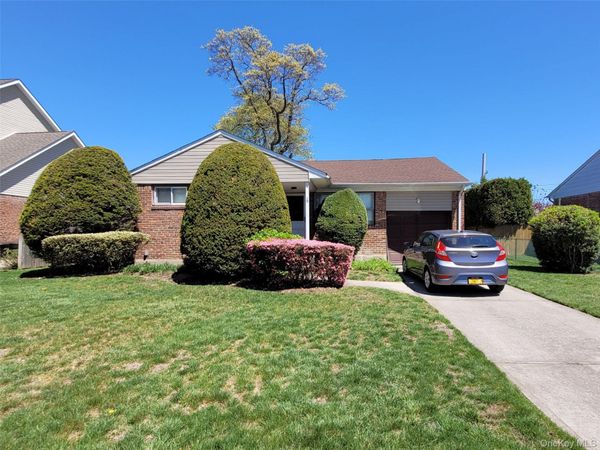 12 Clark Street , Plainview, NY 11803