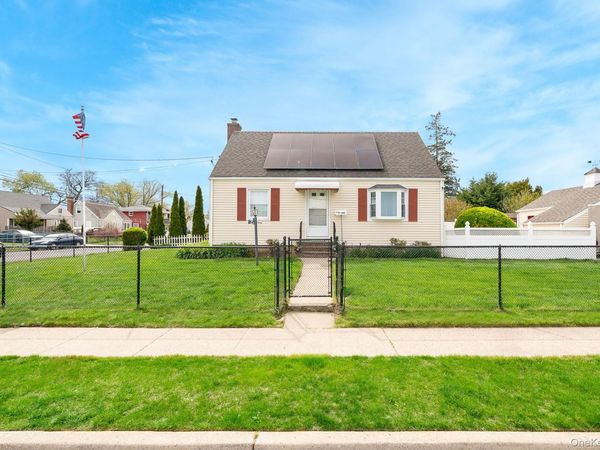 1 Robert Avenue , Massapequa, NY 11758