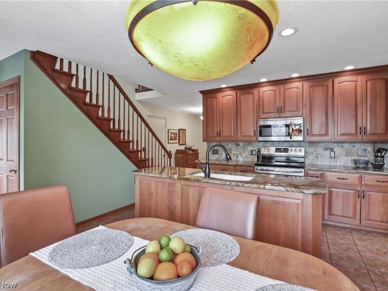 152 Woodridge Drive, Elyria, OH 44035 Photo 13
