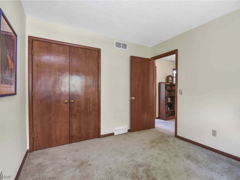 152 Woodridge Drive, Elyria, OH 44035 Photo 26