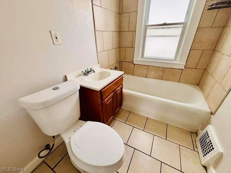 3677 E 153rd Street, Unit UP, Cleveland, OH 44120 Photo 6