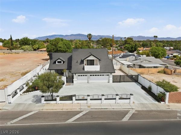 3200 W Oakey Boulevard, Las Vegas, NV 89102