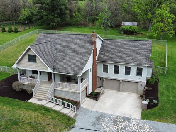 657 Lakeview Dr, Washington, PA 15301