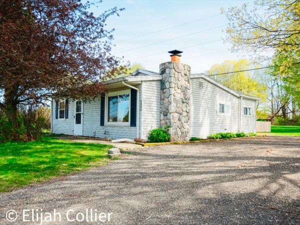 9806 Belding Road NE, Rockford, MI 49341